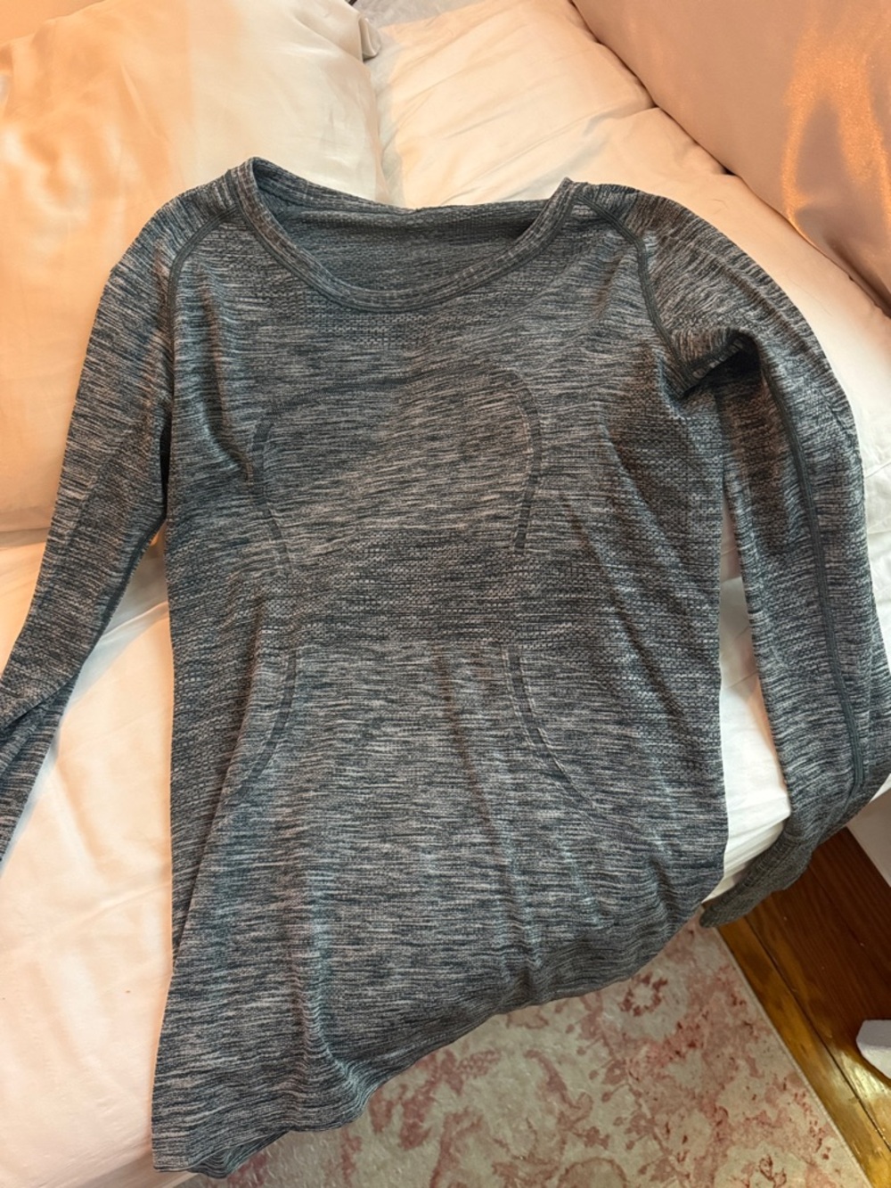 Women’s Long-Sleeve Heather Grey Seamless Top